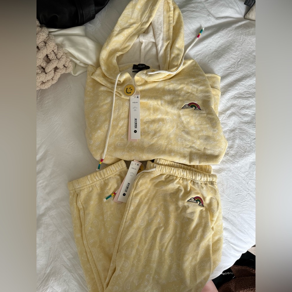 AQUA MATCHING SWEATSET